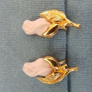 Vtg Avon Gold Rose Earrings